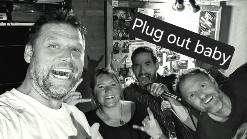 Plug out baby