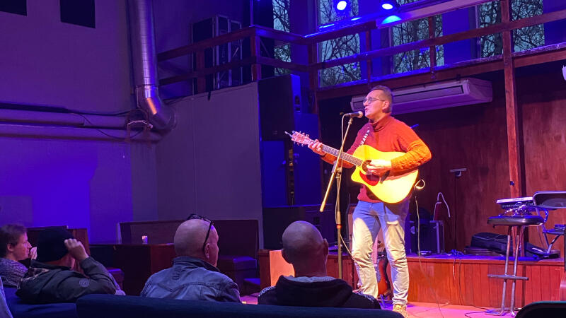 Bart Goes Acoustic