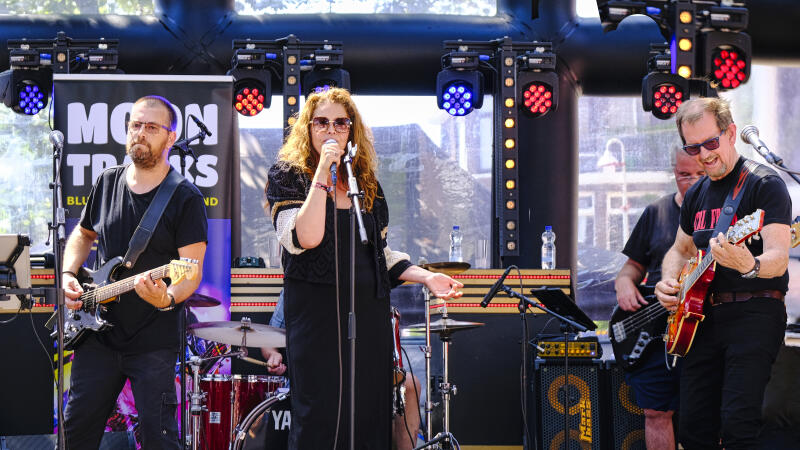MOONTRACKS Classic Rock Covers
