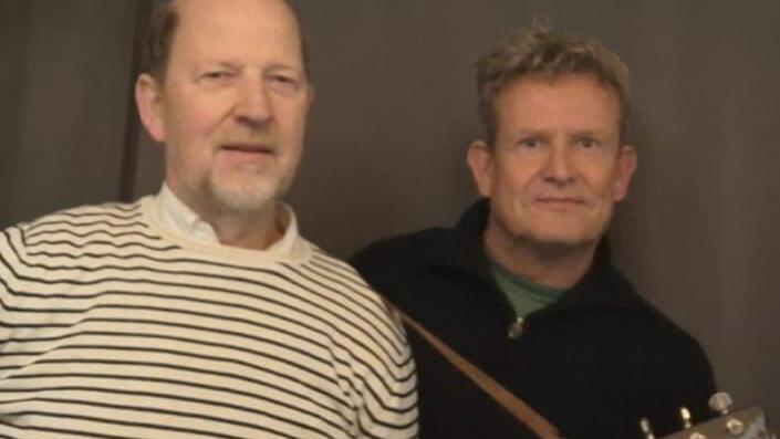 M&M play Simon&Garfunkel