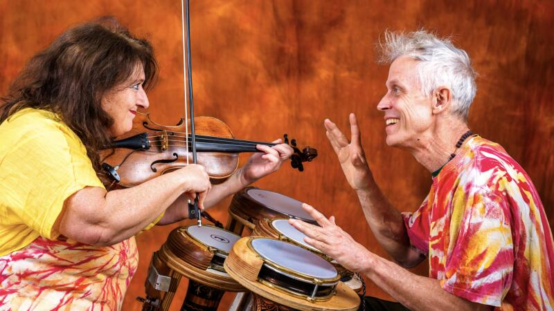 Balkan en Klezmer muziek met Splashing Fire. Van stille gloed tot een wilde vulkaanuitbarsting.