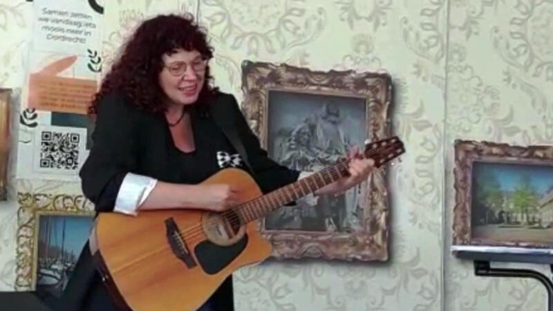 Frida K. Singer-songwriter