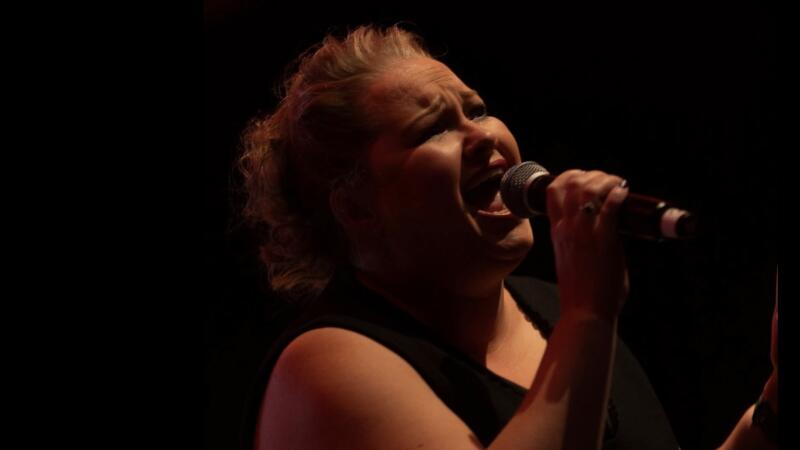 Maureen zingt!