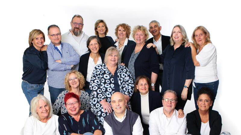 close Harmony group Briskly