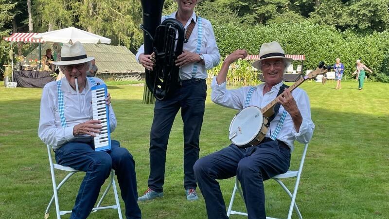 Het trio THE BLUE SUSPENDERS